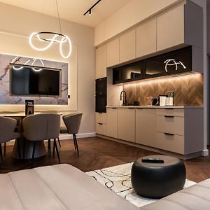 Acacia Luxury Apartment