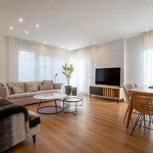Appartement à 3 Chambres à Coucher