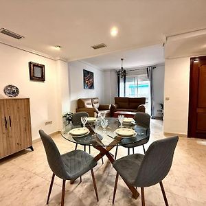 Appartement à 3 Chambres à Coucher