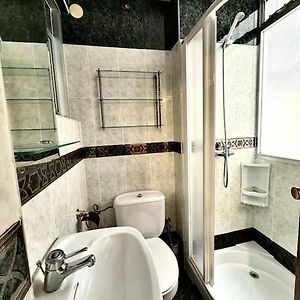 Appartement à 3 Chambres à Coucher