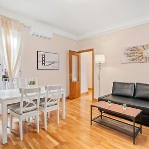 Appartement à 2 Chambres à Coucher