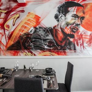 Lfc Theme - Free Parking - 2 Bathroom