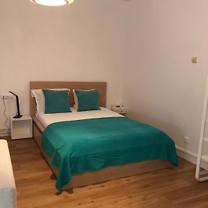 Appartement à 2 Chambres à Coucher
