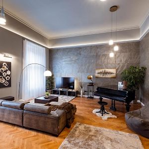 Andrassy Avenue 24 De Lux