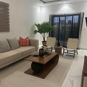 Appartement à 3 Chambres à Coucher