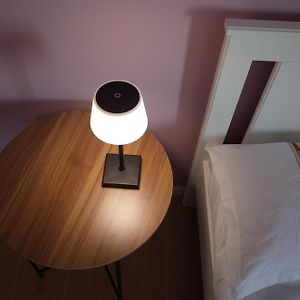 Studio Lit King-Size
