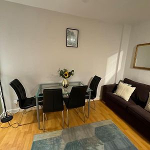 Appartement à 2 Chambres à Coucher