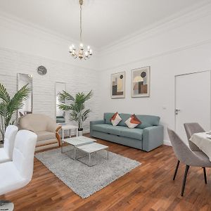 Unique Central Apartment In Budapest By Cavaland