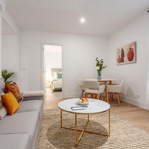 Appartement à 2 Chambres à Coucher