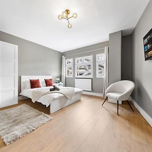 London Bridge Apartments