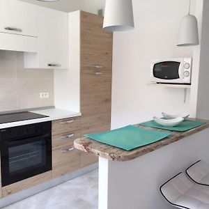 Studio Centre Ville Entierement Renove Au Calme