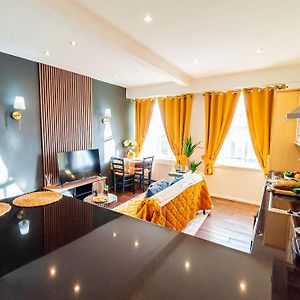 Appartement à 2 Chambres à Coucher
