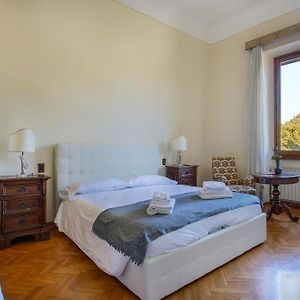 Oltrarno Tasso Apartment In Florence