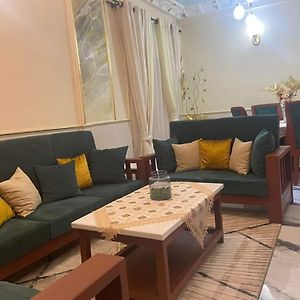 Appartement à 2 Chambres à Coucher