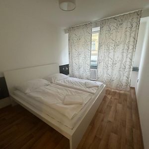 Budget Dlouha Apartment