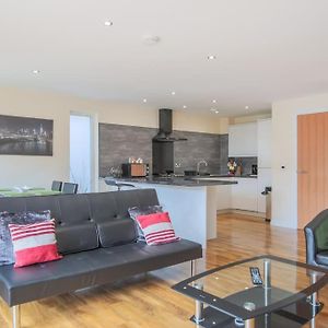 Appartement à 2 Chambres à Coucher