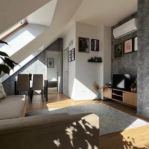 Westend Lofts Sunny Nest