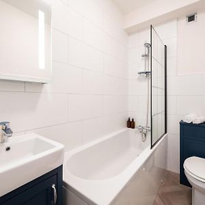 Appartement de Luxe à 2 Chambres à Coucher