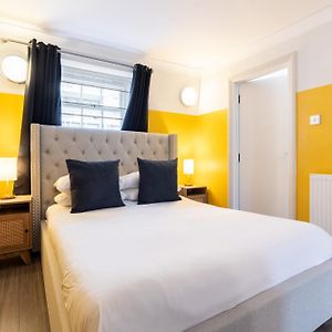 Appartement Classique à 2 Chambres à Coucher