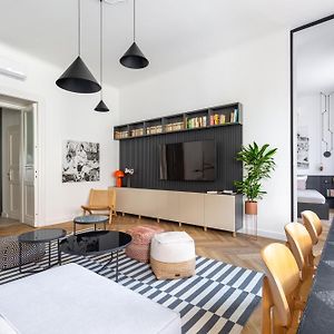 Appartement de Luxe à 2 Chambres à Coucher