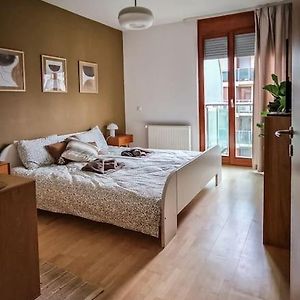Appartement à 2 Chambres à Coucher