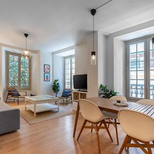 Appartement à 2 Chambres à Coucher