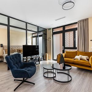 Appartement à 2 Chambres à Coucher
