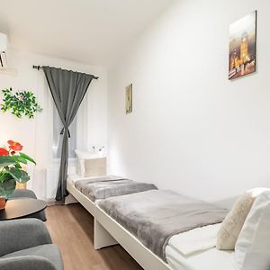 Simple Central Stay