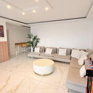 Nice Apartment With Amazing View Of Paris With Private Parking