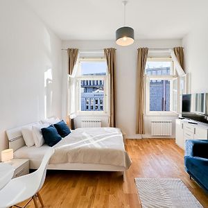 Turnkey I Wenceslas Square Apartments