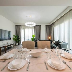 Appartement à 3 Chambres à Coucher