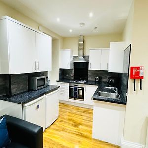 Appartement à 3 Chambres à Coucher