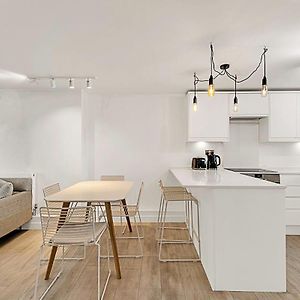 Appartement à 2 Chambres à Coucher