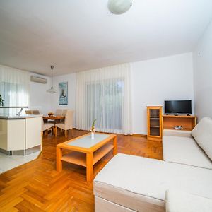 Appartement Confort à 2 Chambres à Coucher