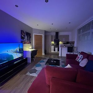 24-7 Secured City Centre Apartments With Free Underground Parking And Wifi