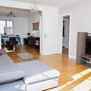 Charmant appartement avec terrasse dans villa