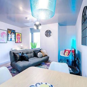 High Reviewed 1-Bed With Parking Central Location