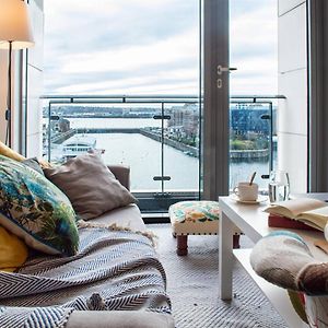Stunning Mersey View Flat W Parking In Liverpool