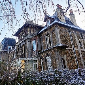 Seine-Front Apt In Stone House With Parking And Garden, Lacroix Island