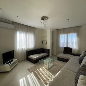 Appartement à 3 Chambres à Coucher
