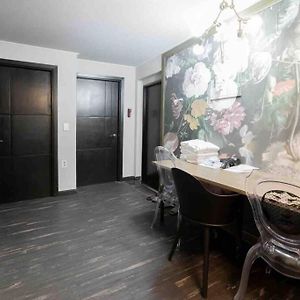 Appartement Suite à 3 Chambres à Coucher