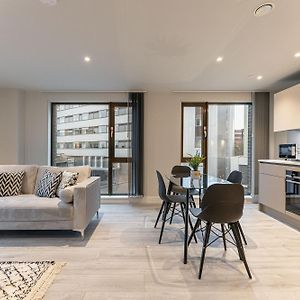 Appartement à 2 Chambres à Coucher