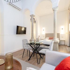Cozy & Renovated Studio -Center