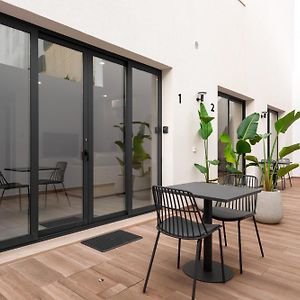 Villa 41 - Private Studios Faro Airport, Beach And City Center