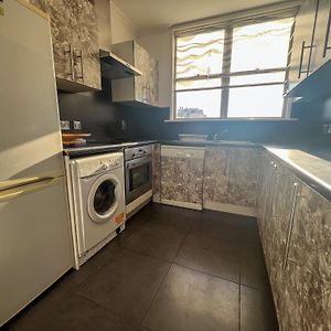 Appartement à 3 Chambres à Coucher
