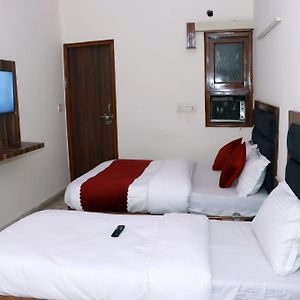 Hotel Gush At New Delhi Railway Station