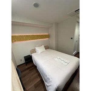 Studio Lit King-Size