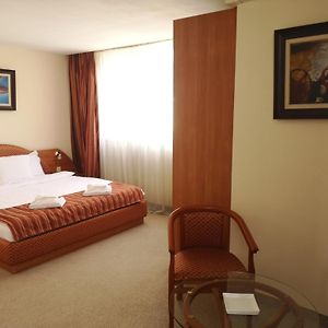 Venice Apartments