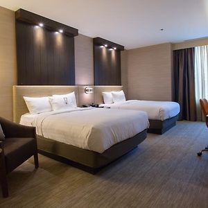 Chambre Lit Queen-Size aux Étages Supérieurs