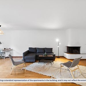 Spacious Apartment In Zurich